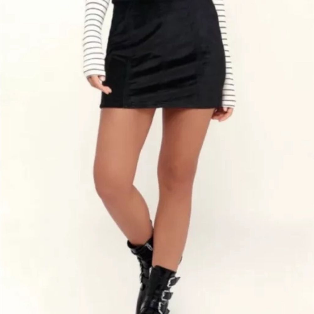 Free People Black Velvet Side Button Mini Skirt Size 29 Y2K Retro 90”s